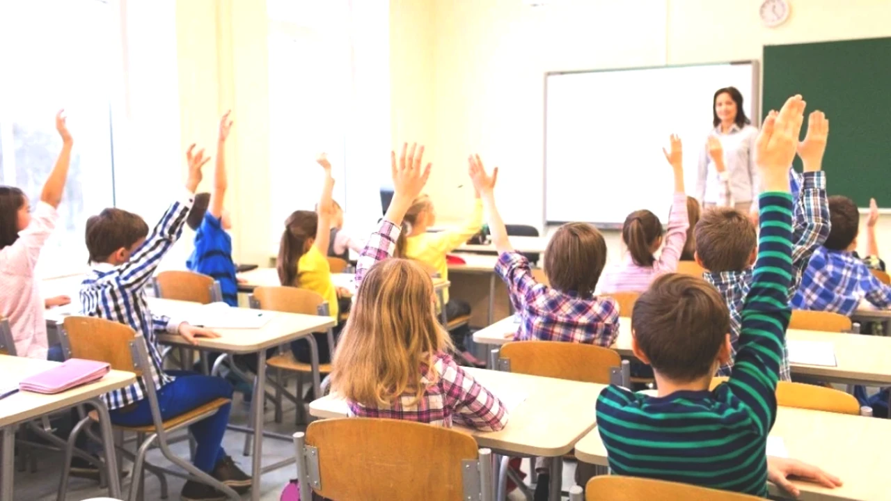 İlk ve Orta Öğretimde Yeni Dönem: Tam Yasağın Detayları 1 Mayıs'ta Başlıyor!